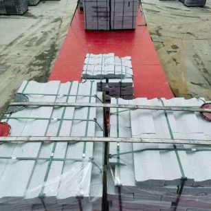 绍兴 芝麻白仿形加直形路沿石出货日常