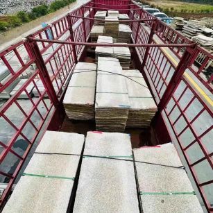 绍兴 黄金麻花岗岩荔枝面，光面毛板装车完成