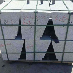 绍兴 芝麻白异形坐凳，石凳