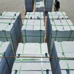 绍兴 芝麻白花岗岩5公分地铺石 花岗岩厂家工厂装车日常