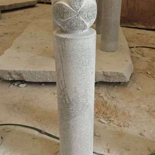 绍兴 芝麻白花岗岩石材挡车石柱、停车柱、圆柱挡车柱、方柱挡车柱等