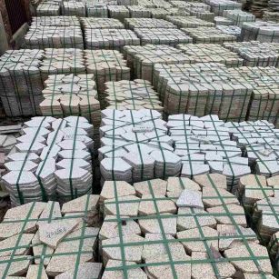 绍兴 黄金麻白麻花岗岩荔枝面地铺石(冰裂纹)