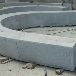 绍兴 芝麻白花岗岩光面弧形坐凳