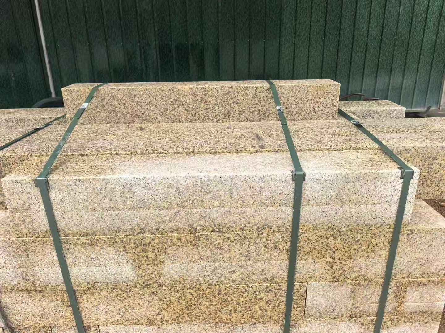 绍兴 黄金麻花岗岩石材机切面栏杆料半成品