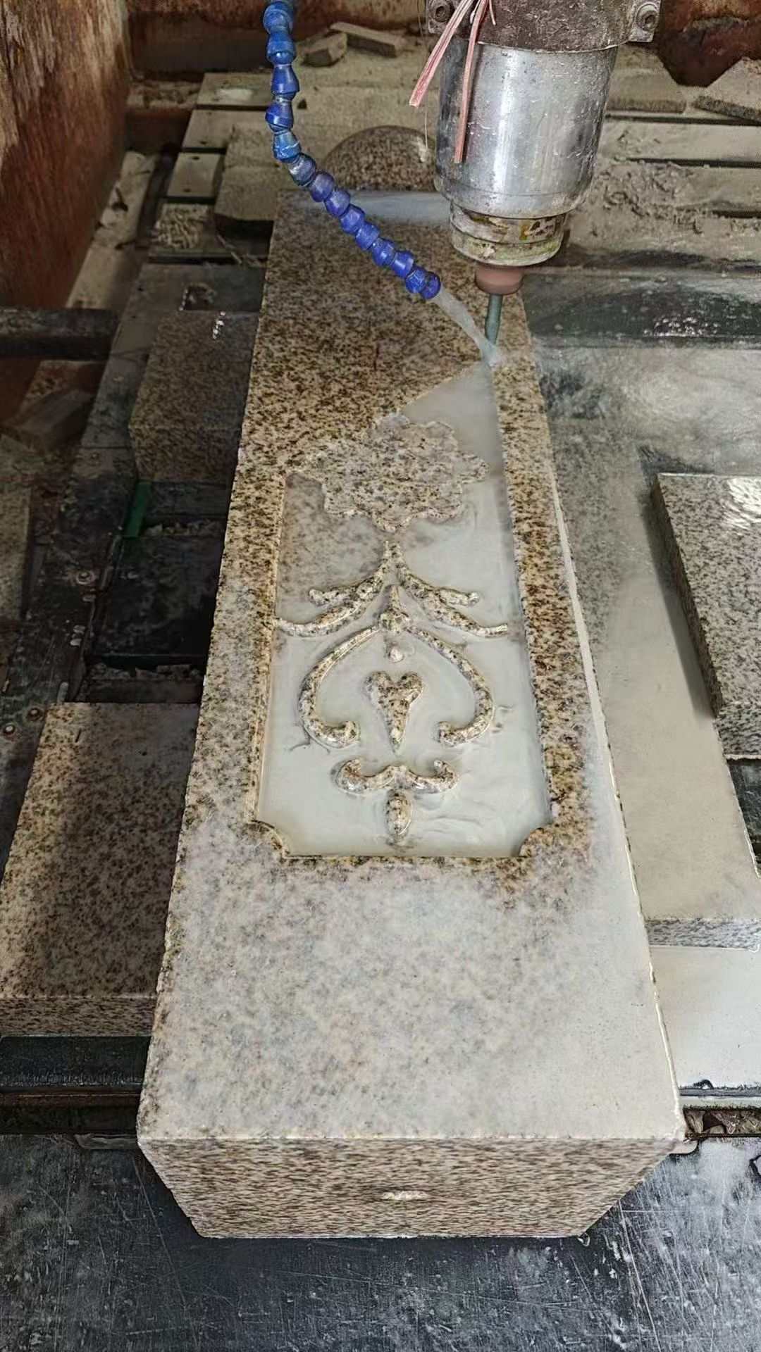 绍兴 黄金麻花岗岩异形加工雕刻栏杆大柱