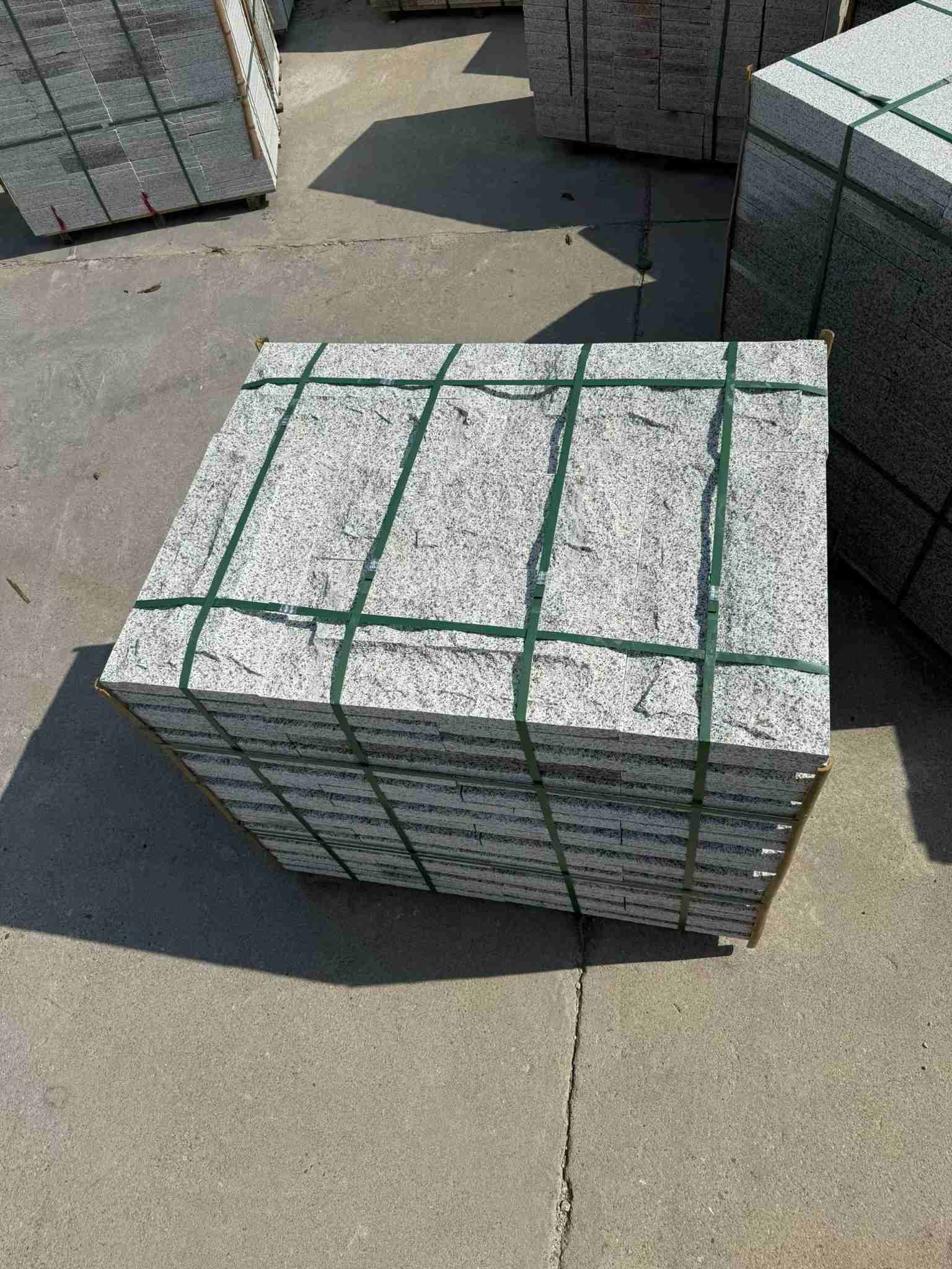 绍兴 白麻花岗岩石材自然面蘑菇石成品