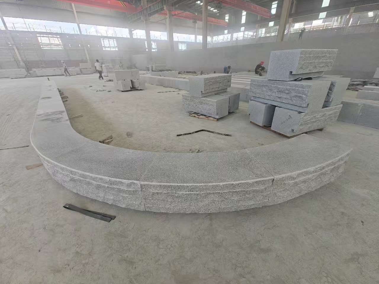 绍兴 芝麻白异形坐凳，自然面光面弧形加工