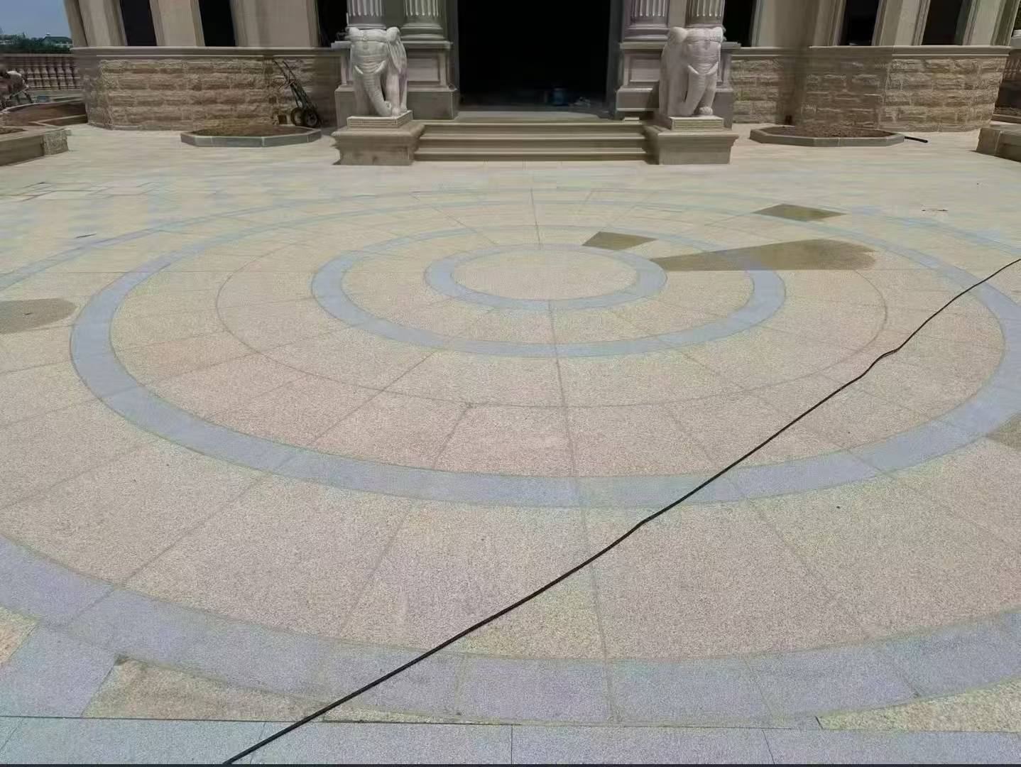 绍兴 黄金麻芝麻灰花岗岩石材地铺拼接效果