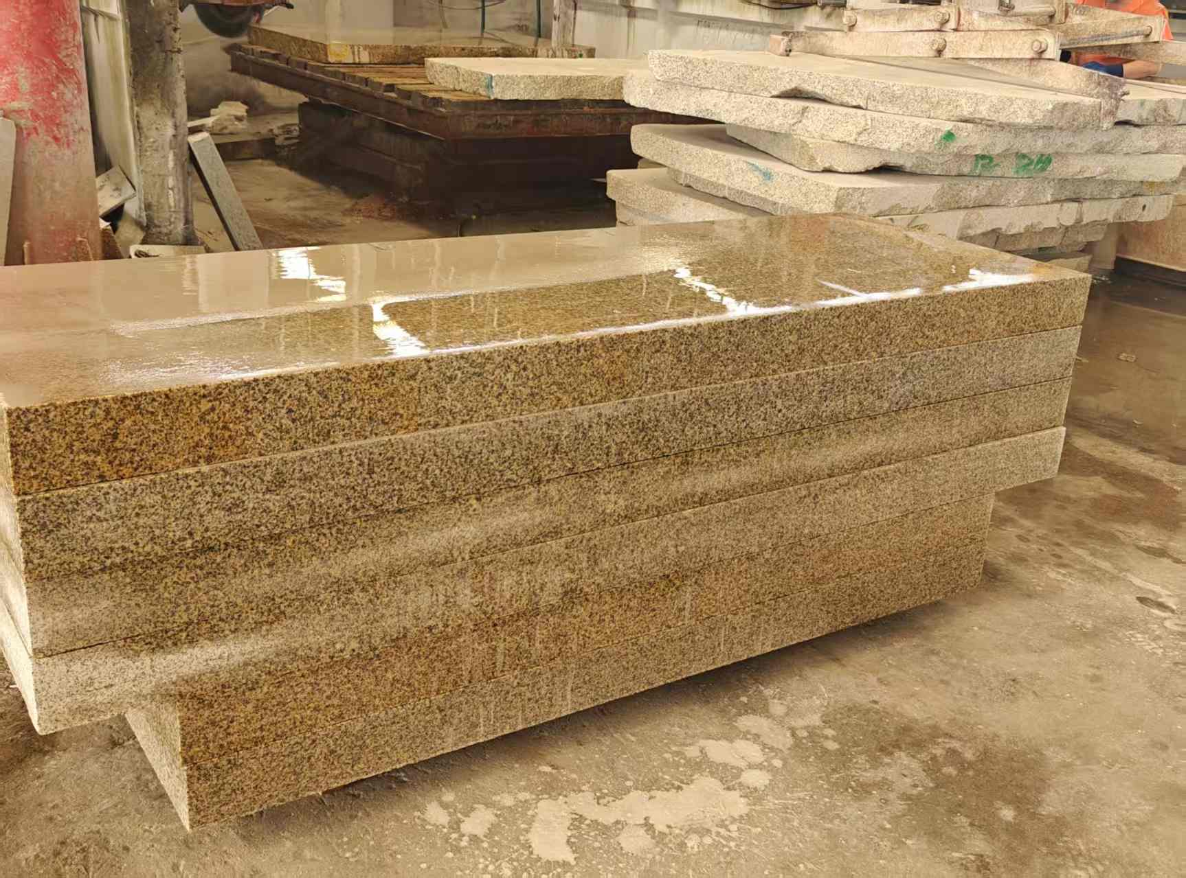 绍兴 黄金麻栏杆料半成品加工中