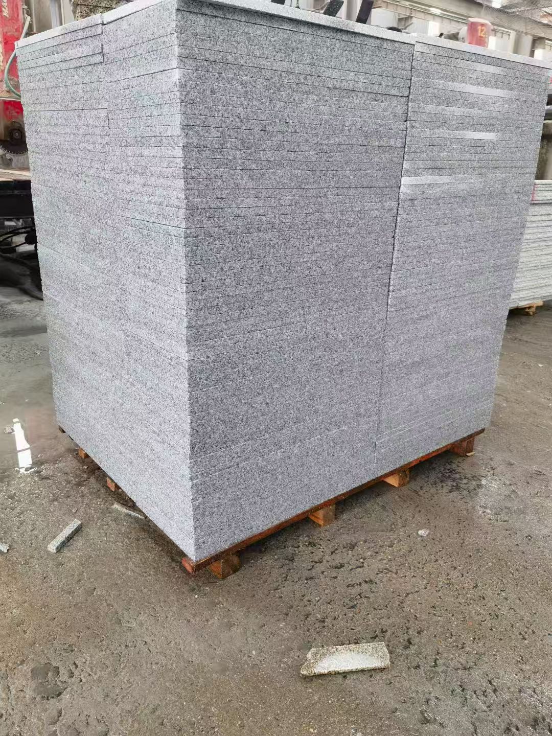 绍兴 芝麻白火烧面1.8厚300*600地铺石，尺寸标准，厚薄均匀