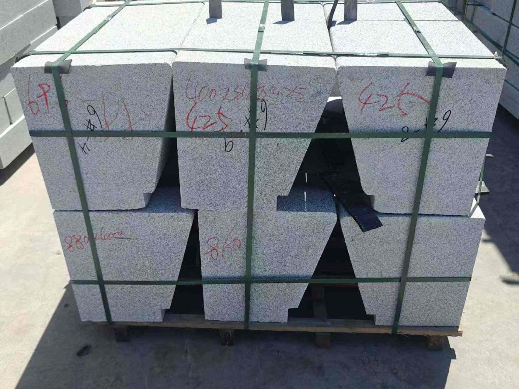 绍兴 芝麻白异形坐凳，石凳