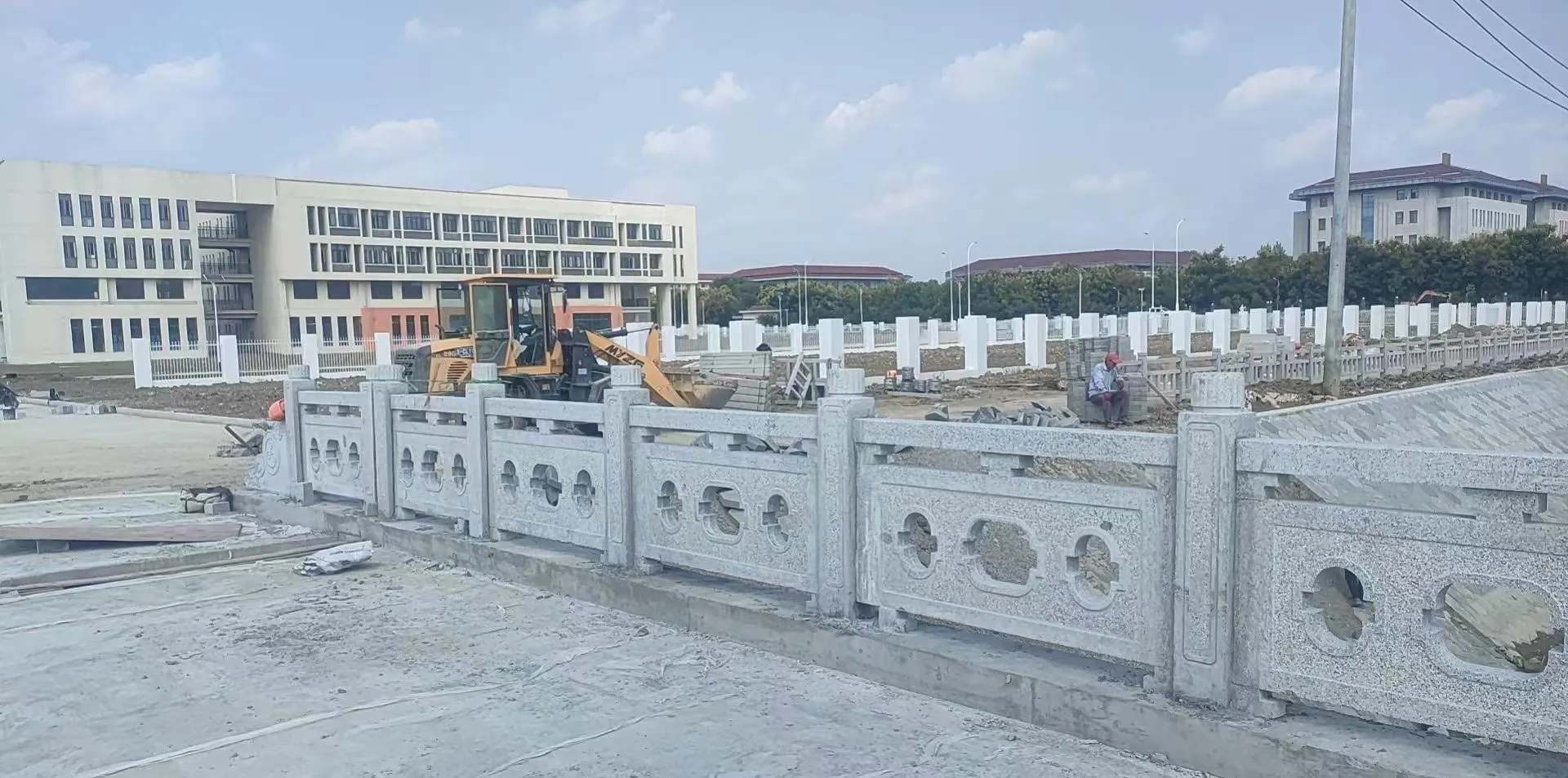 绍兴 白麻花岗岩荔枝面河道栏杆