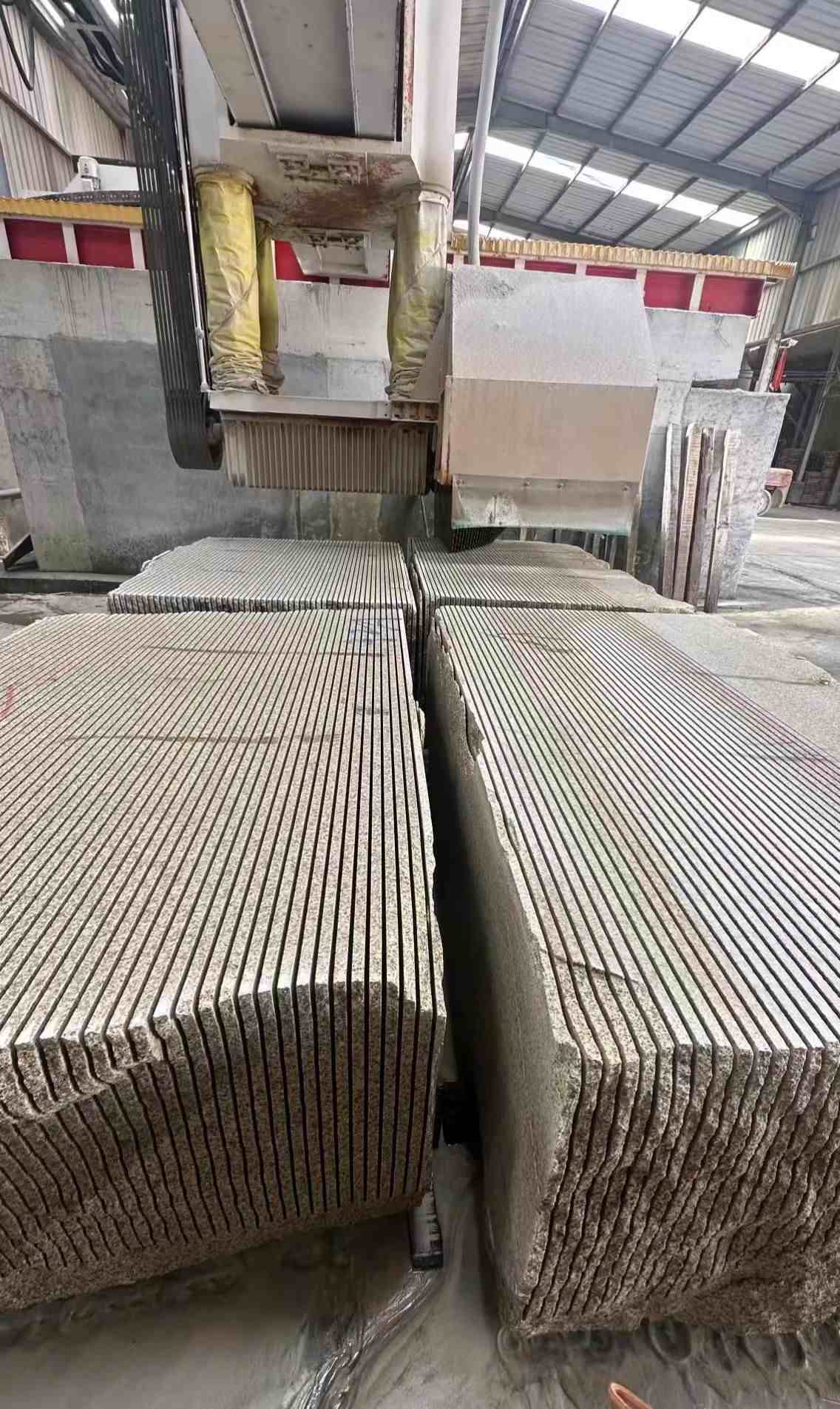 绍兴 车间生产日常，黄金麻白麻花岗岩