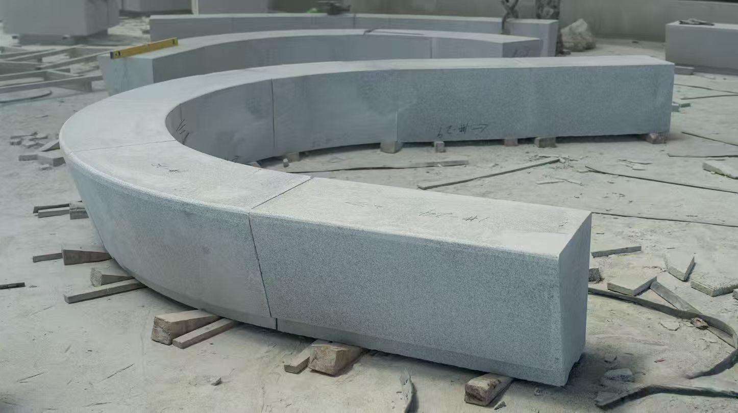 绍兴 芝麻白花岗岩光面弧形坐凳